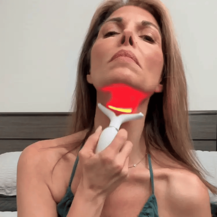 Skinvest 7-LED Facial & Neck Device